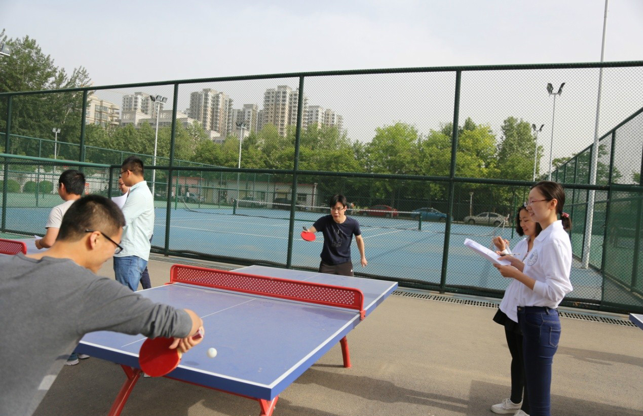 乒乓球1.jpg 乒乓球1.jpg