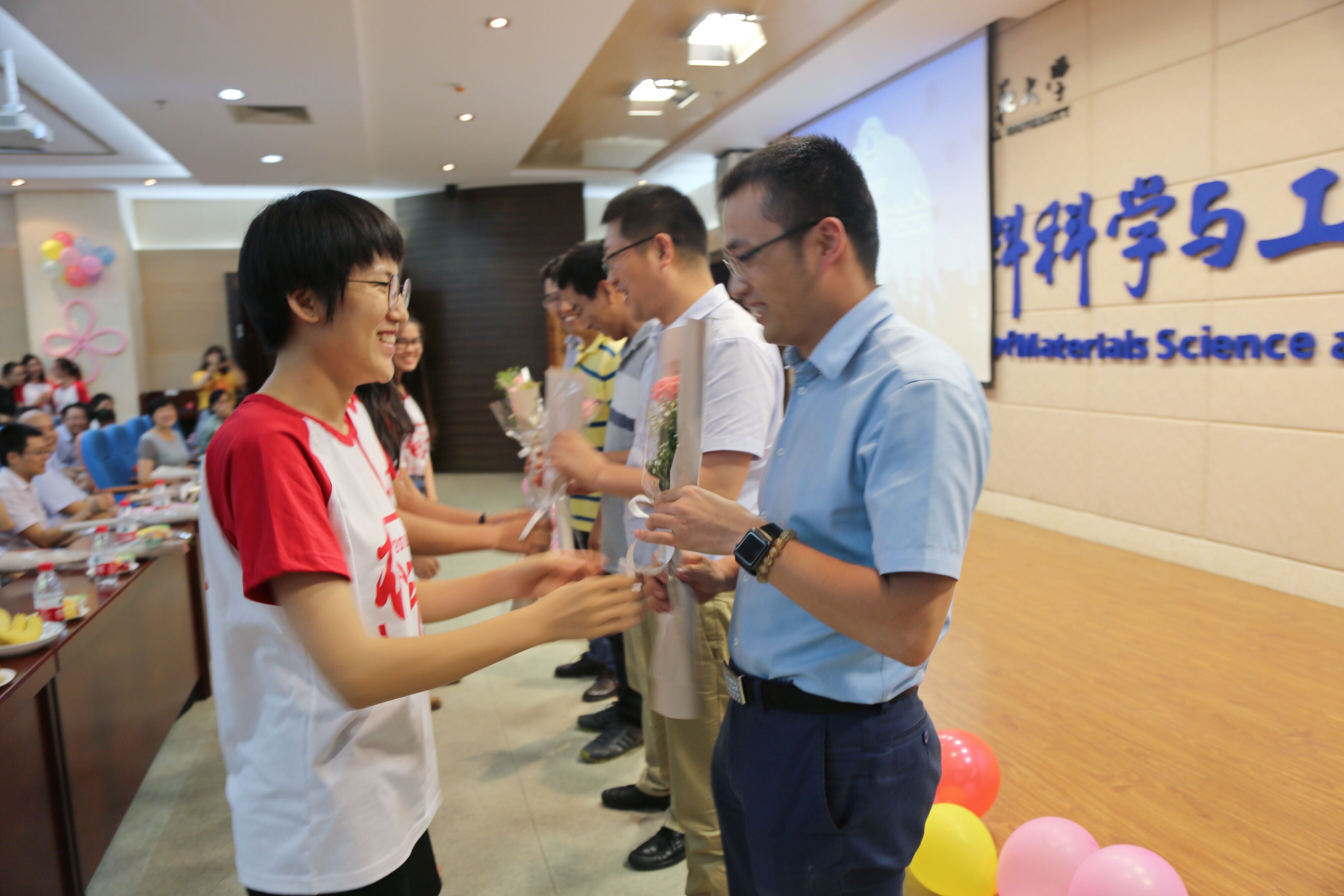 毕业典礼-3.jpg 毕业典礼-3.jpg