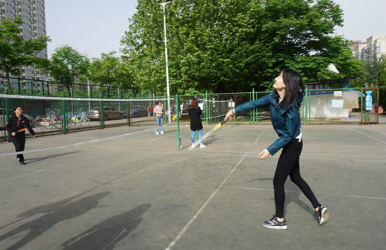 羽毛球1.jpg 羽毛球1.jpg