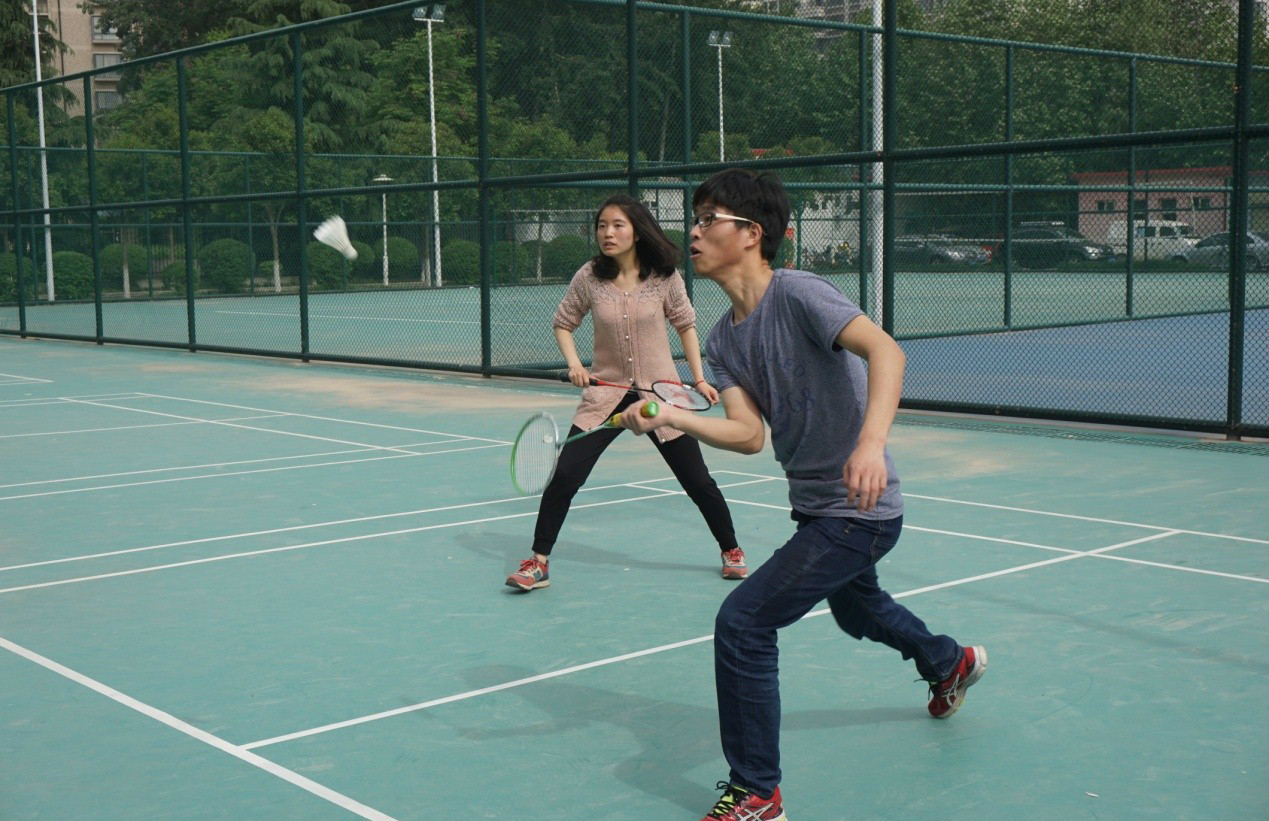 羽毛球3.jpg 羽毛球3.jpg